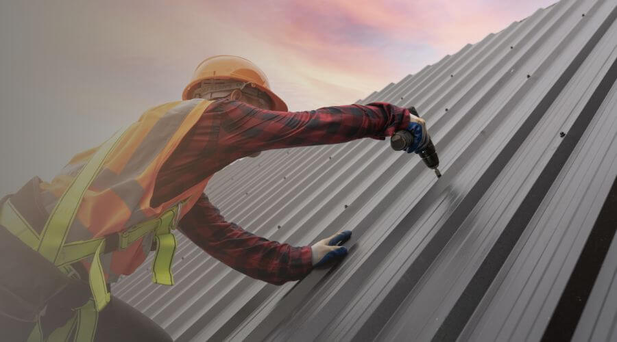 Professional gutter cleaning in Termo, CA